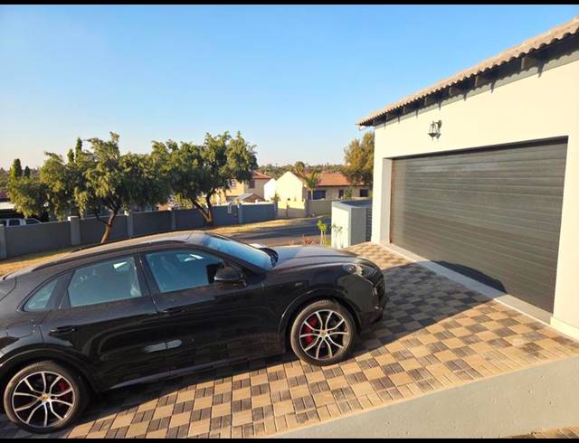 3 BEDROOM HOUSE FOR SALE IN ARUNDO ESTATE